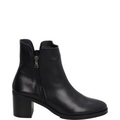 CZARNE BOTKI P10 CRUST NERO. Czarne botki Venezia, bez wzorów, ze skóry, bez obcasa, bez zapięcia. Za 249.00 zł.