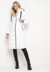 Biała Pikowana Kurtka z Kapturem i Ozdobnymi Taśmami Ettaria. Białe kurtki Born2be, l, bez wzorów, z jeansu, eleganckie, z kapturem. W wyprzedaży za 153.99 zł.