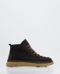 BOTKI Z NUBUKU 32-FE8 BLACK. Czarne botki Venezia, bez wzorów, z nubiku, bez obcasa, bez zapięcia. Za 229.00 zł.