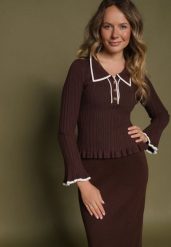 Brązowy Sweter z Wiskozą w Stylu Retro z Kołnierzykiem i Guzikami Sarrise. Brązowe swetry Born2be, s, z aplikacjami, z dzianiny, biznesowe, bez ramiączek. Za 99.99 zł.