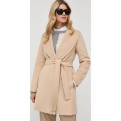 Pennyblack płaszcz wełniany kolor beżowy przejściowy. Brązowe płaszcze Pennyblack, bez wzorów, z materiału, bez kaptura. Za 1,989.90 zł.