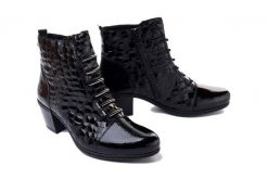 RIEKER Y2162-01 black, botki damskie. Czarne botki Rieker, bez wzorów, z polaru, bez obcasa, na obcasie, bez zapięcia. Za 251.93 zł.