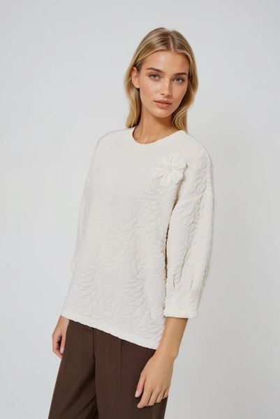 Bluza ze strukturalnego materiału biała. Białe bluzy MOODO, l, bez wzorów, z elastanu, bez kaptura. Za 109.99 zł.