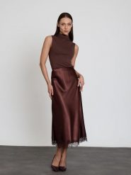 BGN Spódnica w kolorze brązowym rozmiar: 40. Brązowe spódnice BGN, na co dzień, bez wzorów, z koronki, midi, proste. Za 152.99 zł.