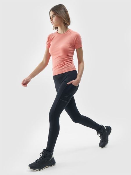 4F Spodnie do biegania w terenie szybkoschnące damskie - czarne S. Czarne spodnie dresowe 4f, bez wzorów, z dzianiny, długie. W wyprzedaży za 119.99 zł.