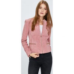Vila - Kurtka skórzana Miss. Różowe kurtki Vila, z materiału. W wyprzedaży za 429.90 zł.