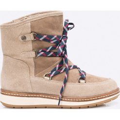 Tommy Hilfiger - Śniegowce. Śniegowce marki Tommy Hilfiger. W wyprzedaży za 429.90 zł.
