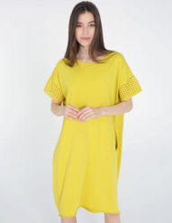 Żółta sukienka z bawełny. Żółte sukienki Unisono, s, w ażurowe wzory, z bawełny, bez kołnierzyka, bez ramiączek, mini. Za 119.00 zł.