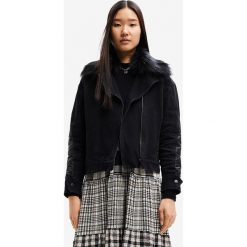 Desigual kurtka damska kolor czarny przejściowa oversize. Czarne kurtki Desigual, l, bez wzorów, bez kaptura. W wyprzedaży za 614.99 zł.