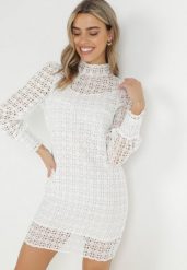 Biała Sukienka Pudełkowa z Golfem Ohanir. Białe sukienki Born2be, na imprezę, m, bez wzorów, z koronki, bez kołnierzyka, bez ramiączek, mini. Za 229.99 zł.