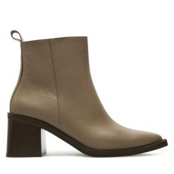 Botki R.Polański. Brązowe botki R.Polański, bez wzorów, bez obcasa, na słupku, bez zapięcia. Za 399.99 zł.