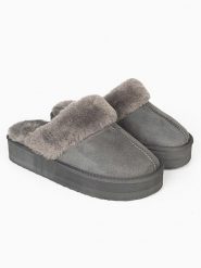 ISLAND BOOT Kapcie "Emesta" w kolorze szarym rozmiar: 36. Szare kapcie Island Boot, bez wzorów. Za 97.05 zł.