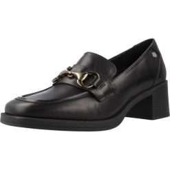Tenisówki Carmela Model 16200102c Kolor Czarny. Czarne trampki Carmela, bez wzorów, ze skóry, bez zapięcia. Za 453.40 zł.
