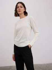 BGN Sweter w kolorze kremowym rozmiar: 36. Brązowe swetry BGN, bez wzorów, bez ramiączek. Za 113.10 zł.