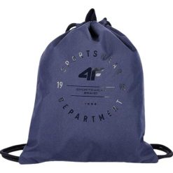 Worek na buty 4F 33x42 cm 6 l, hydrofobowy, 100% poliester. Buty treningowe 4f, bez wzorów, z poliesteru, bez zapięcia. Za 55.99 zł.