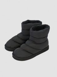 Monki Botki w kolorze czarnym rozmiar: 38/39. Czarne botki Monki, bez wzorów, z materiału, bez obcasa, bez zapięcia. Za 32.52 zł.