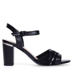 Sandały Lasocki. Czarne sandały Lasocki, bez wzorów, bez obcasa, na słupku, bez zapięcia. Za 189.99 zł.