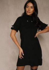 Czarna Sukienka Sweterkowa o Trapezowym Kroju z Perełkami Liatusea. Czarne sukienki Renee, na co dzień, l, bez wzorów, z dzianiny, bez kołnierzyka, bez ramiączek, trapezowe. Za 89.99 zł.