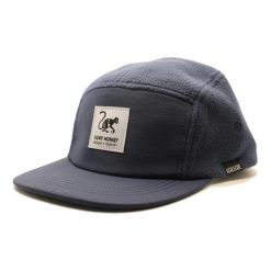 Czapka 5-panelowa górska i trekkingowa – wodoodporna (Granatowy). Niebieskie czapki z daszkiem SURF MONKEY, bez wzorów, z materiału. Za 159.95 zł.