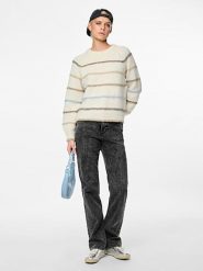 Pieces Sweter w kolorze kremowym rozmiar: M. Brązowe swetry Pieces, m, bez wzorów, ze splotem, bez ramiączek. Za 79.40 zł.