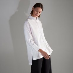 Biała koszula - Biały. Koszule marki DOMYOS. W wyprzedaży za 49.99 zł.