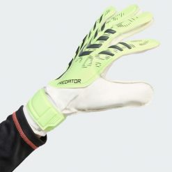 Rękawice Predator Training Goalkeeper. Białe rękawiczki adidas, bez wzorów, sportowe. Za 129.00 zł.