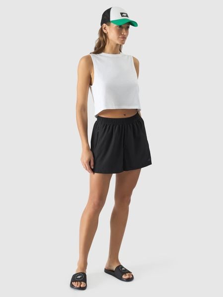 4F Spodenki plażowe damskie - czarne S. Czarne szorty 4f, bez wzorów, z elastanu, wakacyjne. W wyprzedaży za 39.99 zł.