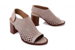 IGI&CO 3690122 Vitello Antik/visone, sandały damskie. Brązowe sandały IGI&CO, bez wzorów, ze skóry, bez obcasa, bez zapięcia. Za 479.90 zł.