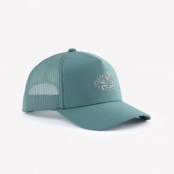 Czapka turystyczna z daszkiem Quechua Hike 500 Trucker. Zielone czapki z daszkiem FORCLAZ, bez wzorów, z elastanu, sportowe. Za 69.99 zł.