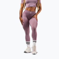 Legginsy treningowe damskie NEBBIA Flow Seamless Maximum Push-Up. Czerwone legginsy Nebbia, bez wzorów, z elastanu. Za 249.99 zł.