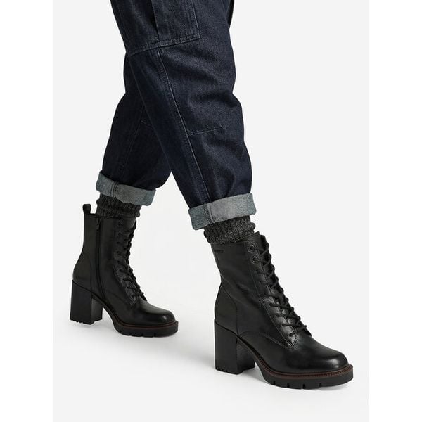 Trzewiki G-Star Raw. Czarne botki G-Star Raw, bez wzorów, retro, bez obcasa, na słupku, bez zapięcia. Za 429.99 zł.