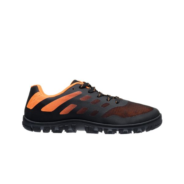 Buty turystyczne Freet Calver. Brązowe buty do biegania FREET, bez wzorów, ze splotem, bez zapięcia, do biegania. Za 458.90 zł.
