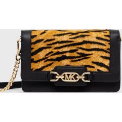 MICHAEL Michael Kors torebka skórzana kolor brązowy. Brązowe listonoszki MICHAEL Michael Kors, bez wzorów, na ramię, bez dodatków. W wyprzedaży za 639.99 zł.