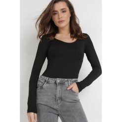 Czarne Body Ocefis. Czarne body i gorsety Born2be, bez wzorów, z dzianiny, bez ramiączek. Za 129.99 zł.