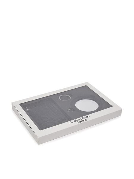Calvin Klein Jeans Portfel Sculpted Wallet Round Mirror K60K611562 Czarny. Czarne portfele Calvin Klein Jeans, bez wzorów, z jeansu. Za 229.99 zł.