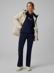 4F Spodnie dresowe z modalem damskie - granatowe S. Niebieskie spodnie dresowe 4f, bez wzorów, z dresówki, z podwyższonym stanem. Za 189.99 zł.