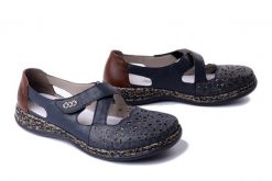 RIEKER 463H4-14 blue, półbuty/sandały damskie. Niebieskie półbuty wsuwane Rieker, na lato, w ażurowe wzory, ze skóry, bez obcasa. Za 329.90 zł.