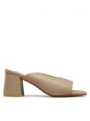 Vero Moda Klapki Stria 10287032 Brązowy. Brązowe klapki Vero Moda, bez wzorów, z tworzywa sztucznego, bez obcasa, bez zapięcia. Za 139.99 zł.