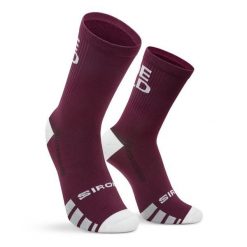 Skarpetki rowerowe gravel Kolarstwo Siroko GS2 Burgundy. Czerwone skarpetki SIROKO, bez wzorów. Za 41.00 zł.