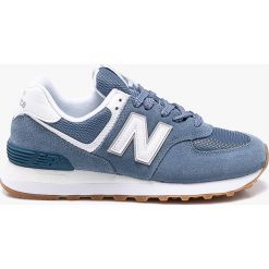 New Balance - Buty WL574ESS. Niebieskie buty sportowe lifestyle New Balance, bez wzorów, z gumy, sportowe, z okrągłym noskiem, bez zapięcia. W wyprzedaży za 199.90 zł.