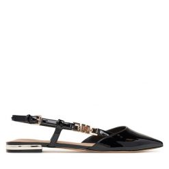 Baleriny Guess. Czarne baleriny Guess, z aplikacjami, bez obcasa, bez zapięcia. Za 279.99 zł.