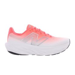 Buty do biegania damskie New Balance Fresh Foam X 1080 V14. Białe buty do biegania New Balance, bez wzorów, z kauczuku, bez zapięcia, do biegania. W wyprzedaży za 699.99 zł.
