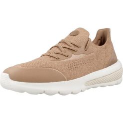 Buty GEOX D SPHERICA ACTIF Brąz. Brązowe buty trekkingowe Geox, z tkaniny, bez zapięcia. Za 284.99 zł.