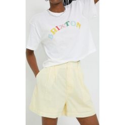 Tommy Jeans szorty damskie kolor żółty gładkie high waist. Żółte szorty Tommy Jeans, bez wzorów, z jeansu. W wyprzedaży za 269.99 zł.
