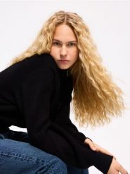 Rozpinany sweter z wiskozą - czarny. Czarne swetry Reserved, l, bez wzorów, z dzianiny, bez ramiączek. Za 139.99 zł.