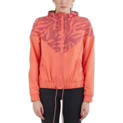 Damska wiatrówka Fundango Breeze Windbreaker. Czerwone kurtki przejściowe sportowe FUNDANGO, m, bez wzorów, z softshellu, bez kaptura, trekkingowe. W wyprzedaży za 281.33 zł.