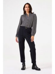 Garcia Bluzka w kolorze czarno-białym rozmiar: XS. Białe bluzki Garcia, xs, bez wzorów, z wiskozy, bez kołnierzyka, bez ramiączek. Za 47.71 zł.