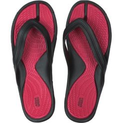 Klapki basenowe unisex Aqua-Speed Aruba. Niebieskie klapki Aqua-Speed, bez wzorów, sportowe, bez obcasa, bez zapięcia. Za 27.99 zł.