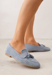 Niebieskie Perforowane Mokasyny z Imitacji Zamszu Zdobione Frędzlami Vaeliane. Niebieskie mokasyny Renee, z aplikacjami, z zamszu. Za 89.99 zł.