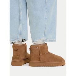 Śniegowce Nine West. Brązowe śniegowce Nine West, bez wzorów, bez zapięcia. Za 279.99 zł.